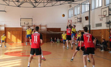 Súťažili stredoškolskí basketbalisti a volejbalisti