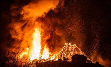 V Hankovciach zasahovali hasiči, horela mašťaľ