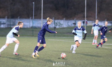 Slovan Bratislavu zdolali aj juniorky, v zápase až tri góly padli z penalty