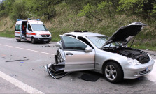 Dopravná nehoda za obcou Tarnov, hlásia zranených