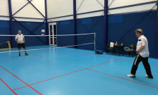 Amatérski bedmintonisti v Bardejove už majú prvé kolo za sebou