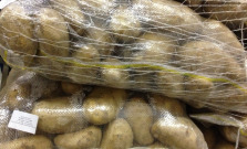 Muž z obce Hertník sa ulakomil na 100 kíl zemiakov