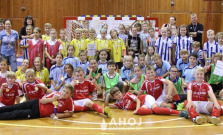 V hádzanej sa najviac darilo chlapcom a dievčatám zo ZŠ na Wolkerovej ulici