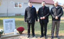 V Zborove pokrstili nový pamätník v časti Podhradie, spomínali na obete prvej svetovej vojny