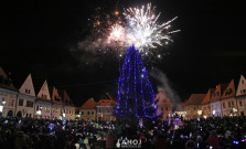 Do Bardejova znova prišiel Mikuláš, nechýbal ani tradičný ohňostroj