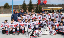 Jedinečný zážitok: Mladí hokejisti Bardejova odohrali zápasy pod holým nebom