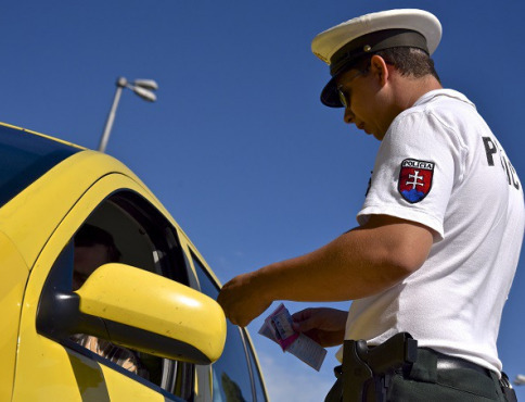 Rýchlosť, mobil aj alkohol: polícia v Prešovskom kraji mala plné ruky práce
