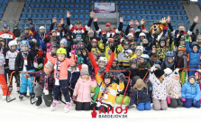 Zimný štadión v Bardejove zaplnili deti, prišiel aj Macejko