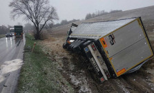 Dopravná nehoda dvoch kamiónov