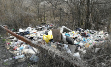V Stropkove vypratali nelegálne skládky odpadu