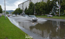 VIDEO | Piatková prietrž mračien potrápila bardejovské cesty