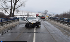 Dopravná nehoda ochromila dopravu na takmer dve hodiny