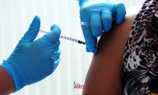 VIDEO | V Lenartove očkovali druhýkrát, účasť opäť prevýšila očakávania