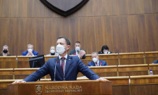 Vláda schválila nový COVID automat. Zavádza lockdown pre nezaočkovaných