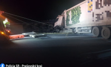 Po nočnej nehode dvoch kamiónov na D1 budú musieť opäť obmedziť dopravu