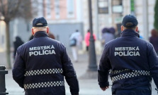 Rodičom nechal odkaz, aby ho už nečakali. Našli ho mestskí policajti