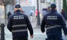 Košickí mestskí policajti pomohli mužovi, ktorý sa chcel zabiť nožom