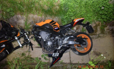 Po náraze utrpel motocyklista ťažké zranenia