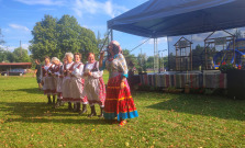 VIDEO | Obec Zlaté ožila spevom i tancom vďaka folklórnym súborom