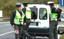 Viac ako sto policajtov na cestách kontrolovalo dodržiavanie zákona