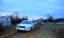 S 2,8 promile v krvi si pomýlil cestu s koľajnicami. Spôsobil škodu za 8-tisíc eur