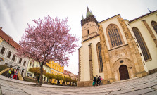 Z vysokej kostolnej veže vyskočil muž! Neprežil