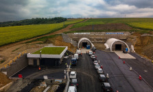 Tunel Bikoš na úseku R4 Prešov čaká osadenie osvetlenia