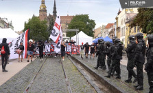 Štvrtkový večer patril v Košiciach futbalu, v teréne boli stovky policajtov