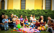 1. Vzdelávací Montessori workshop s lektorkou Janou Fedoršovou (4 zľava) pre deti od najútlejšieho veku s rodičmi. Foto- Bc. Lucia Petrušová.jpg