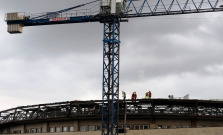Búracie práce pri výstavbe Národného olympijského centra v Košiciach pokračujú