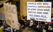 Protesty proti Ficovej vláde: Ľudia vyšli do ulíc v Bratislave, Košiciach, Prešove aj ďalších mestách