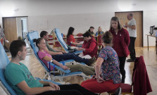 VIDEO | V Sečovciach si vyhrnuli rukávy a darovali krv