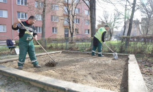 V Košiciach čistili piesok v pieskoviskách a detské ihriská