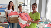 Pletené deky zahrejú bábätká v slovenských  a českých nemocniciach