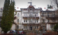 VIDEO | Začala rekonštrukcia historického hotela Dukla