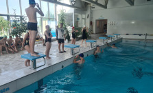 Školská plavecká súťaž v plavárni v Bardejove