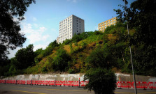 V Košiciach odstraňujú havarijný stav múru na Rastislavovej ulici