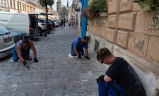 V centre mesta Košice pokračujú opravy dlažby