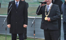Premiér Robert Fico otváral multifunkčné ihrisko v Hažlíne