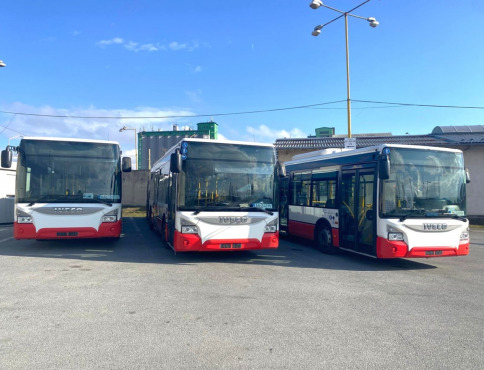 Do flotily DPMP pribudli tri kĺbové autobusy