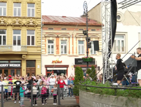 VIDEO | 365 Fit&Co ROCA rozcvičili bežcov VSE City Run