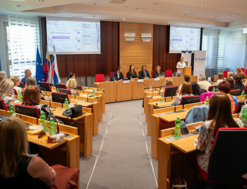 Stovka zdravotných sestier diskutovala o súčasných problémoch v ošetrovateľskej praxi