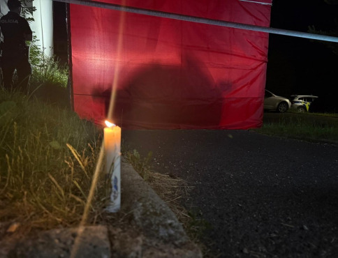 Žena mala zavraždiť vlastné dieťa, telo priviezla na políciu