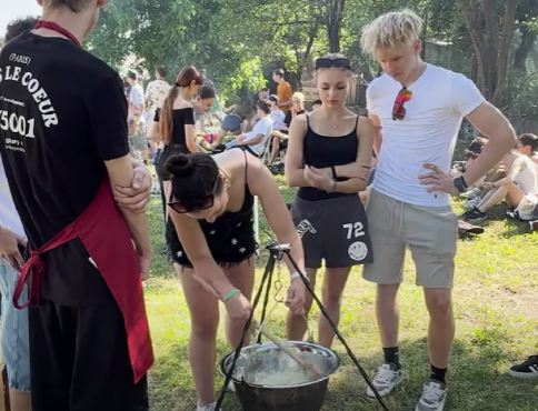 VIDEO | Elbáci sa so školou rozlúčili športom a guľášom