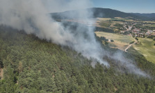 V Richnave horel les, zasahovali profesionáli, dobrovoľníci aj vrtuľník Black Hawk