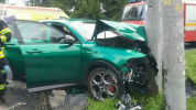 Pri nehode dvoch áut na Spiši sa zranili dvaja ľudia. Zasahovalo desať hasičov