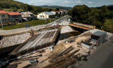 V Holumnici napreduje výstavba nového mosta za 429-tisíc eur