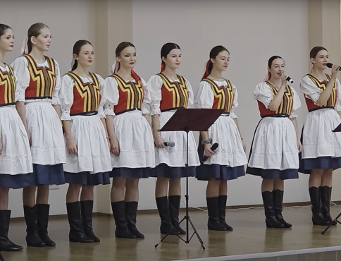 VIDEO | Školský rok odštartoval aj na SOŠ Jána Andraščíka: S úsmevmi, príhovormi a piesňou