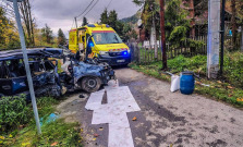 Deti si vzali starému otcovi auto. Po nehode pri Ružíne je jedno z nich mŕtve