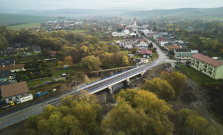 Most v Ploskom opäť slúži vodičom, oprava sa skončila skôr než plánovali